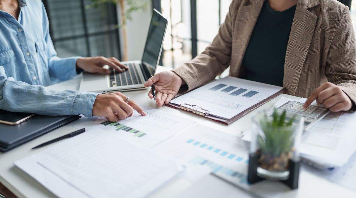 illustration point comptable avec expert